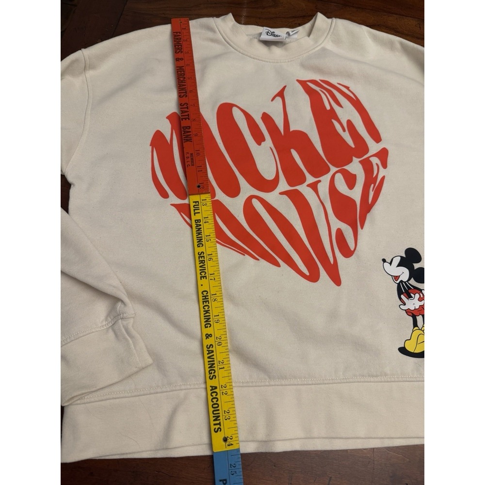 Disney Mickey Mouse Red Heart Beige Cream Crewneck Sweatshirt Large - Picture 4 of 5